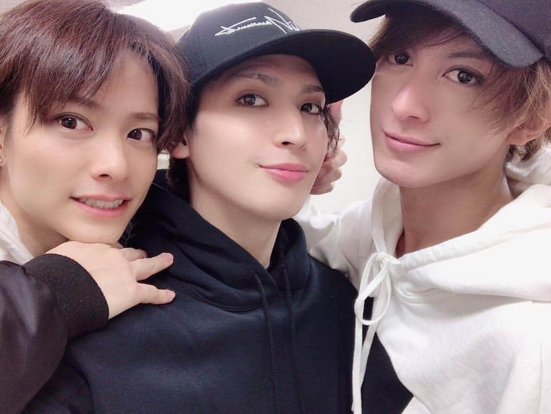 小波津亜廉さんのインスタグラム写真 - (小波津亜廉Instagram)「[6/4/19] Put yourself in those cheeks ⠀⠀⠀ ⠀ ⠀ #kohatsuallen #kikuchishuji #ozawaren ⠀⠀⠀ ⠀ Source: Tokkun and kakegawa1128’s twitters」4月7日 17時33分 - ahun_andsome