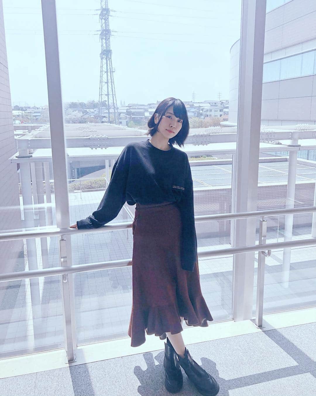 のインスタグラム：「. ブシ食べ！三重ありがとうございました🍖✨ . . ポッケになんでも入っちゃう～なトップスで挑みました✌️ . . #ootd #wwg #whoswhogallery #garageofgoodclothing #drmartens」