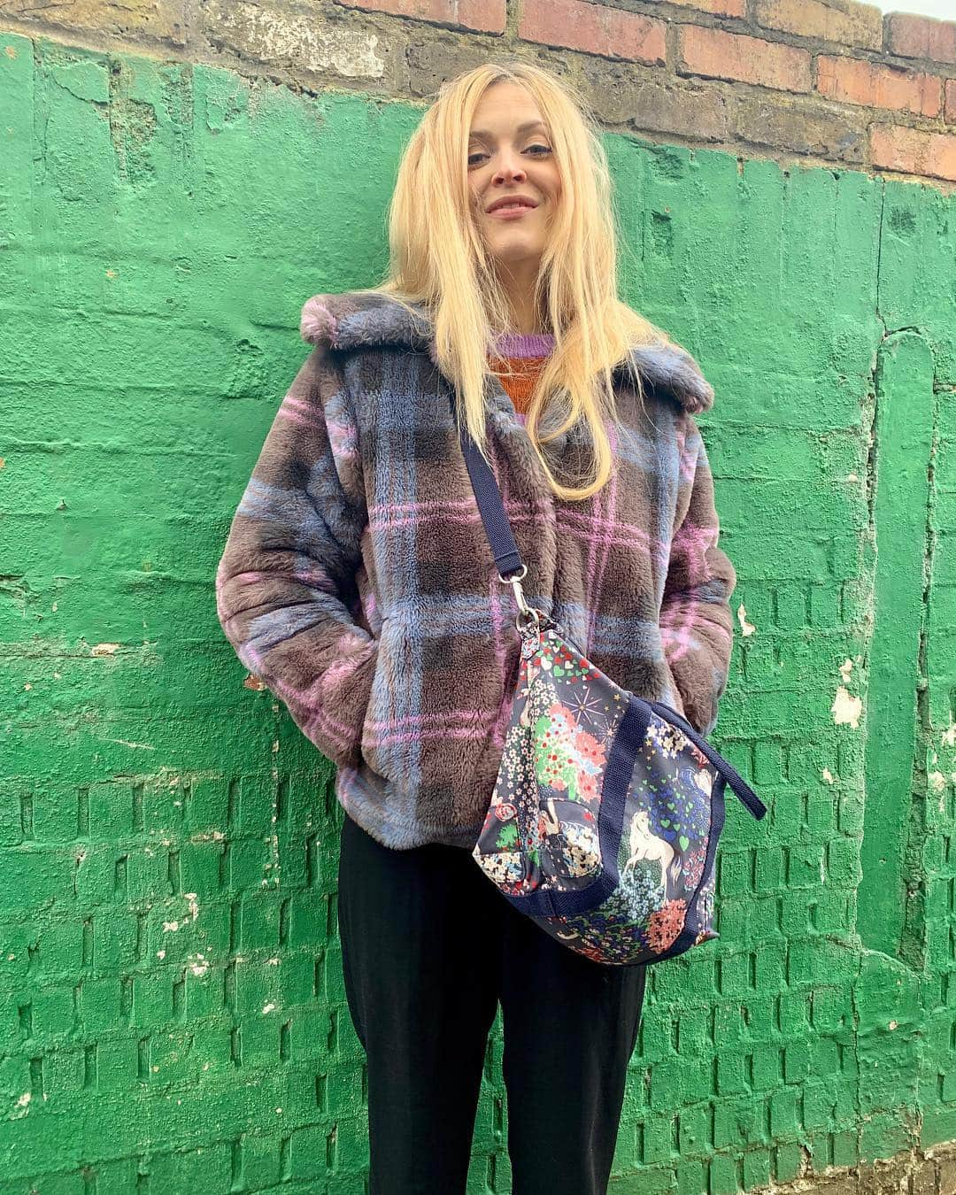 ファーン・コットンさんのインスタグラム写真 - (ファーン・コットンInstagram)「Bed head Sunday strolls」4月7日 18時17分 - fearnecotton