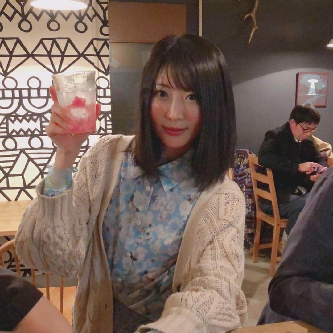 七菜乃さんのインスタグラム写真 - (七菜乃Instagram)「今夜はロフトプラスワンWESTにて再び笠井さん @kasai_chikashi_  大塚咲さん @otsukasaki_  とトーク。 大阪でのイベント続きますが、 なかなかこちらでのイベントはないので、遊びに来てもらえたら嬉しいです！ こちらは最初から飲みながらします。皆さんも飲みながら、ぜひ！！ ふらっと参加ももちろん大丈夫なのでお待ちしてますー！！ 21時半からです☺️ https://www.loft-prj.co.jp/schedule/west/113485  #笠井爾示 #大塚咲 #大阪 #ロフトプラスワン」4月7日 18時20分 - nananano.nano