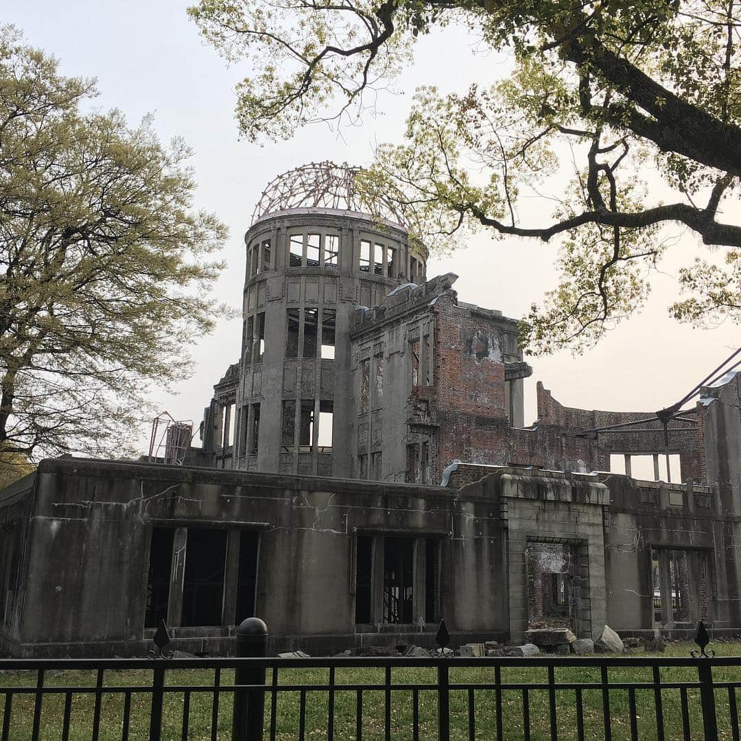 山田スタジアムさんのインスタグラム写真 - (山田スタジアムInstagram)「嚴島神社→平和記念公園  #原爆ドーム #平和記念公園  #平和記念資料館  #過ちは繰り返しませぬから」4月7日 18時35分 - yamadastadium