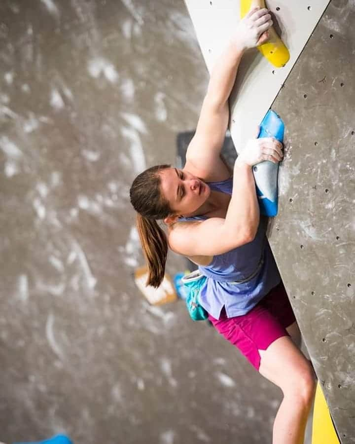 クロエ・コリエーさんのインスタグラム写真 - (クロエ・コリエーInstagram)「Hard time in Meiringen... Need to figure it out for the next comps and to climb for fun !」4月7日 18時49分 - chloe_caulier