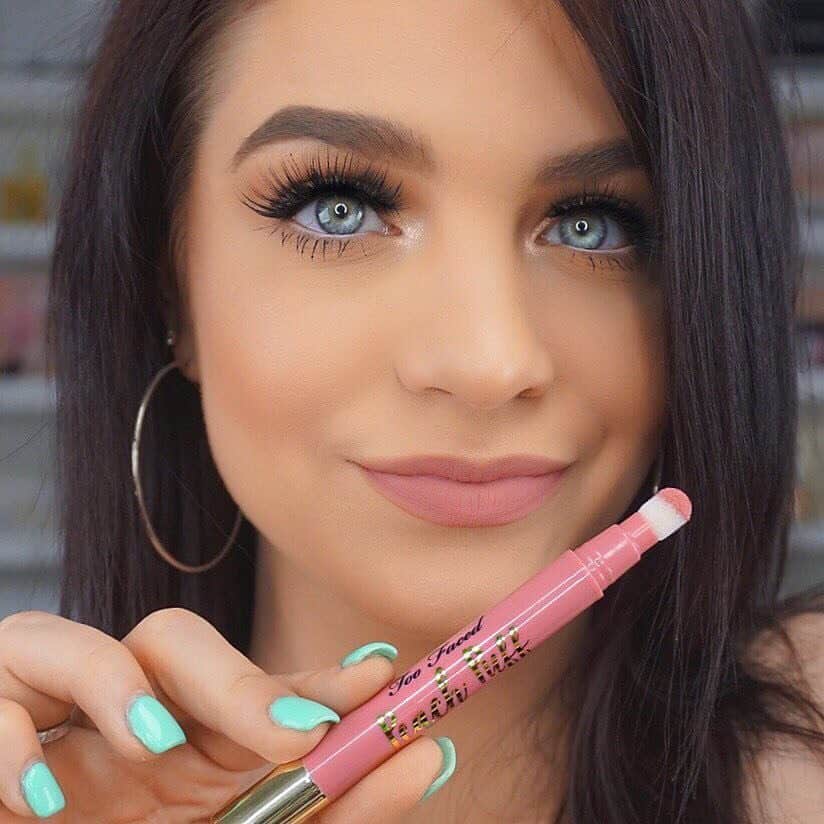 Too Facedさんのインスタグラム写真 - (Too FacedInstagram)「Gorgeous @makeupmolly adds a pop of PINK to her look with our NEW Peach Puff Lip Color in shade Stoked! 💋 She also wears our Born This Way Super Coverage Concealer In shades Almond & Honey. #regram #toofaced」4月8日 5時51分 - toofaced