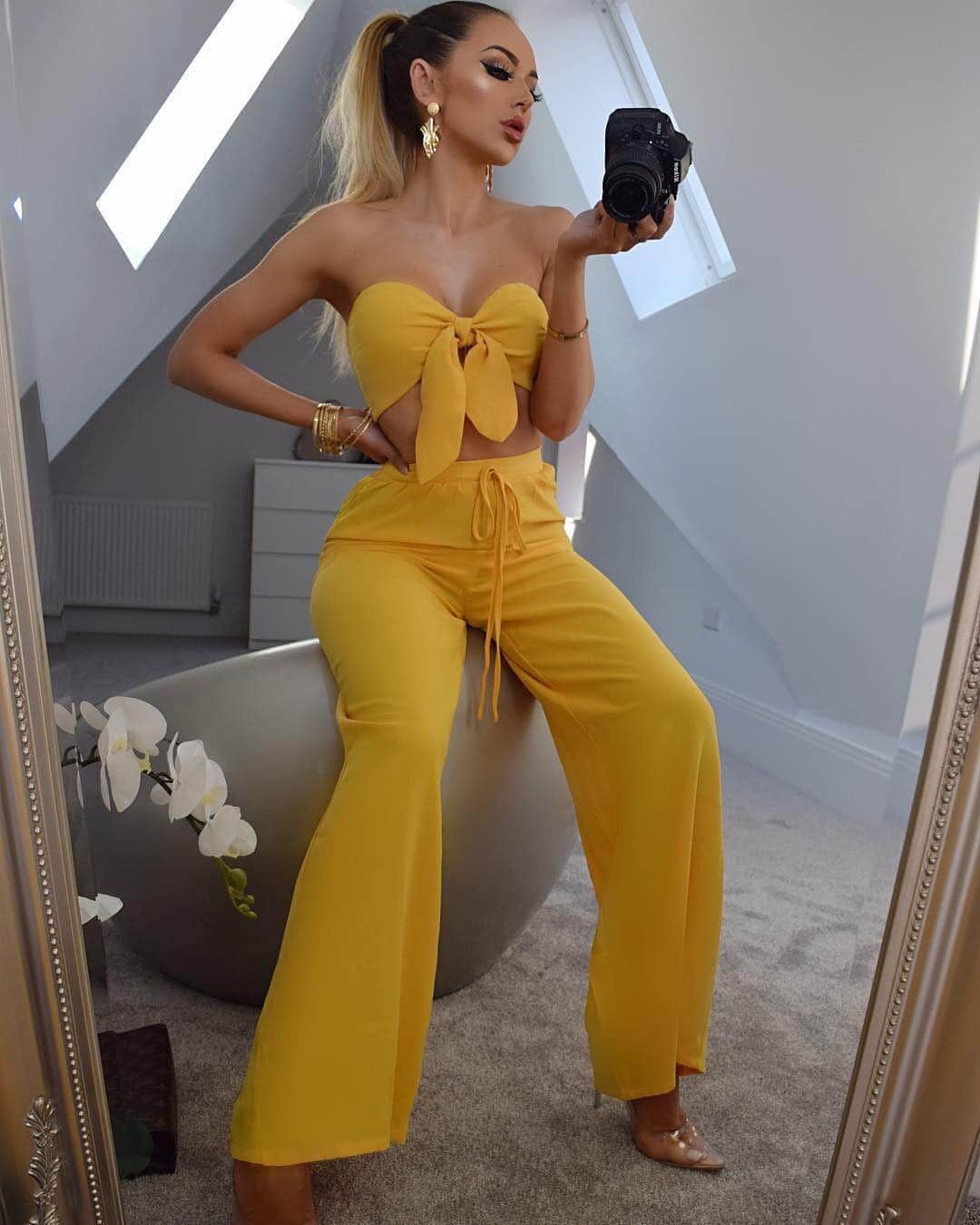 Public Desireさんのインスタグラム写真 - (Public DesireInstagram)「QUEEN @gabriella_grigo comin' thru with the Summer VIBES💛🙌 Shop Yellow Bandeau and Wide Leg Trouser Co-ord £34.99 + DRANK £34.99 #lookofthebae #pdbae Tap to shop ☝」4月8日 4時43分 - publicdesire