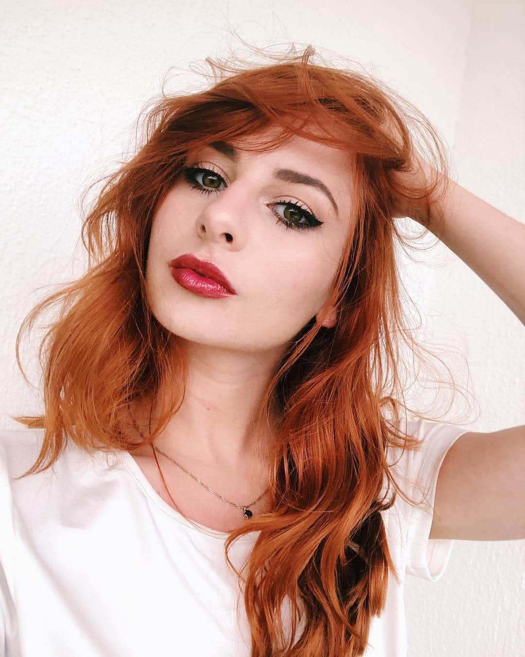 タラ・ケインのインスタグラム：「I don’t know her.」