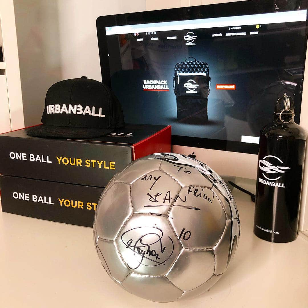 ショーン・ガルニエさんのインスタグラム写真 - (ショーン・ガルニエInstagram)「🔥CONCOURS🔥  Gagne la Pannaball officiel d’ @urbanball signé par Mister @neymarjr en personne.  COMMENT ⁉️ 1. Follow @urbanball et @seanfreestyle sur insta 😋  2. Écrit moi ce que tu as kiffé dans ma dernière vidéo coach Sean sur le thème neymar et ce projet d’aller le voir au Brésil 🖊  3. Abonne toi à coach Sean et sur ton instagram tag moi sur une vidéo que tu aime de moi ou alors une photo/vidéo en rapport avec l’urbanball 📲  J’annoncerai le winner en même temps que la première vidéo de la série sur mon projet Neymar ⚽️ A TOI DE JOUER !  #NEYMAR #neymarjuniorfive  #redbull #redbullneymarjrsfive #outplaythemall #seangarnier #urbanballer」4月8日 5時31分 - seanfreestyle