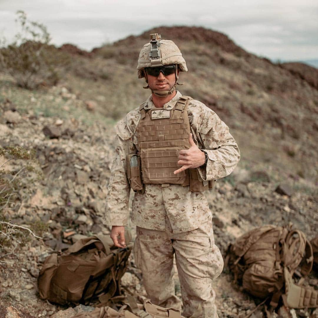 アメリカ海兵隊さんのインスタグラム写真 - (アメリカ海兵隊Instagram)「Suh Dude  Lance Cpl. James Mitchell with @1stmardiv poses for a photograph during a live-fire exercise @thecombatcenter, March 6, 2019. (U.S. Marine Corps Photograph by Pfc. Cedar Barnes)  #Military #Marines #USMC #MarineLife #Range #Live #Fire #29Palms #Desert #SemperFi #Shocka #California #1stMarDiv #Yut」4月7日 20時55分 - marines