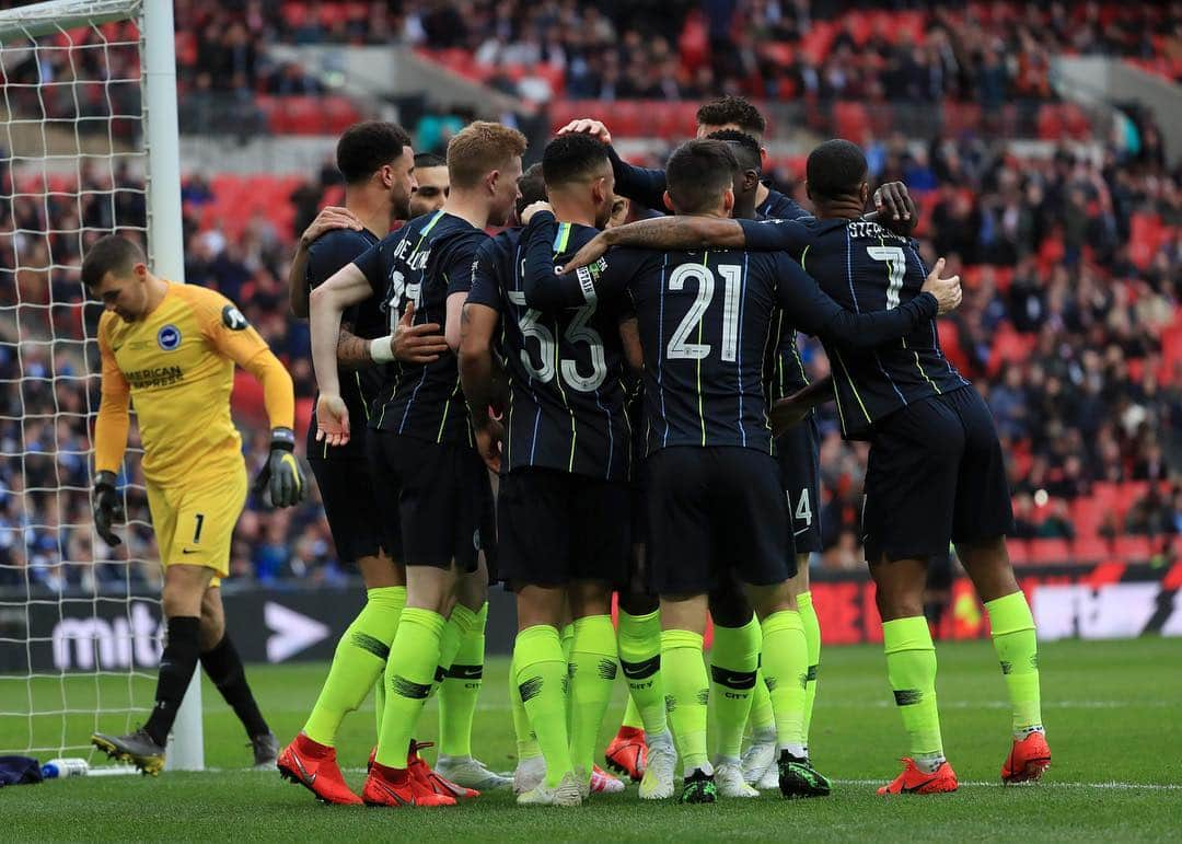 ダビド・シルバさんのインスタグラム写真 - (ダビド・シルバInstagram)「Wembley awaits..again! 😅」4月7日 21時13分 - david21lva