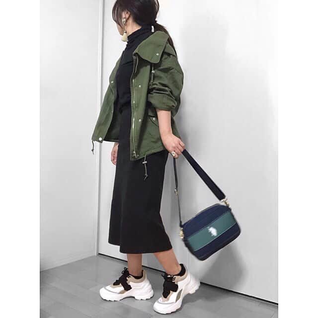 ALICEYさんのインスタグラム写真 - (ALICEYInstagram)「.﻿ ﻿ プチプラでおなじみのGUより低価格のアイテムが満載のGRL（グレイル）﻿ ﻿ 大人のカジュアルコーデにピッタリなアイテムが揃うブランドで、毎日のコーデをもっと楽しんでみませんか？❣️﻿ ﻿﻿﻿ ﻿﻿﻿﻿ ﻿▼ プロフィールのURLから記事チェック！ ▽﻿﻿﻿﻿ ﻿﻿﻿ 「全身1万円以下!?　GU超えのプチプラ“グレイル”が気になる！」﻿﻿﻿ ﻿﻿﻿ ﻿﻿﻿﻿ @moyooonn @merumo18 @__madoka__0816 @harui5151231 @rina3_12 ﻿﻿﻿ thanx❤︎﻿﻿﻿﻿ ﻿ .﻿ #アリシー #ジーユー #プチプラコーデ #着回しコーデ #着回し#プチプラファッション #ファッション #いもむし女子#grl#カジュアルコーデ #大人カジュアル #カジュアルファッション #働く女性 #働くママ #ママコーデ #おしゃれママ#ママコーディネート」4月7日 21時34分 - alicey.jp