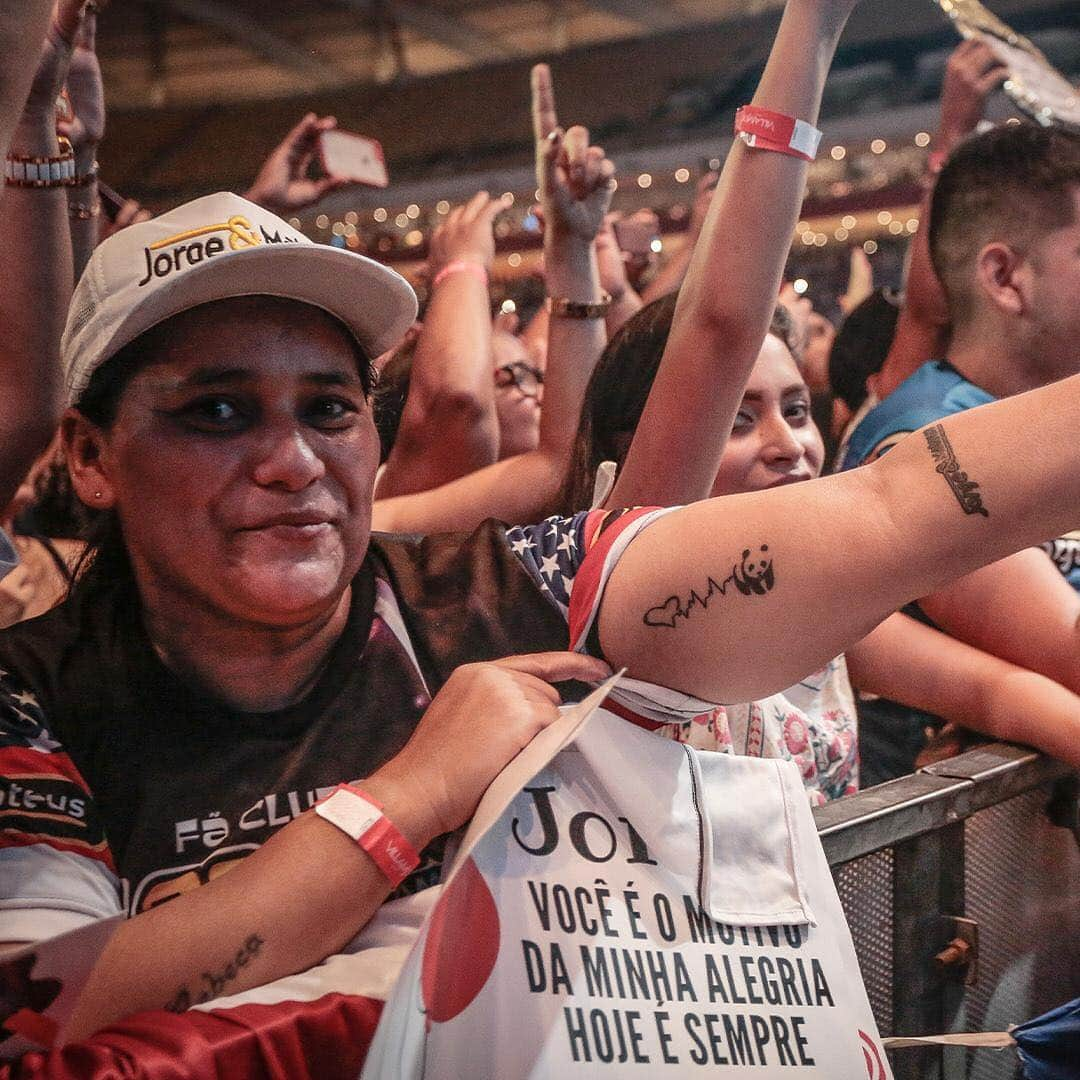 Jorge & Mateusさんのインスタグラム写真 - (Jorge & MateusInstagram)「Só alegria em Manaus/AM! Valeu, gente. Uma honra estar presente no @villamix junto com vcs!!!」4月7日 21時41分 - jorgeemateus