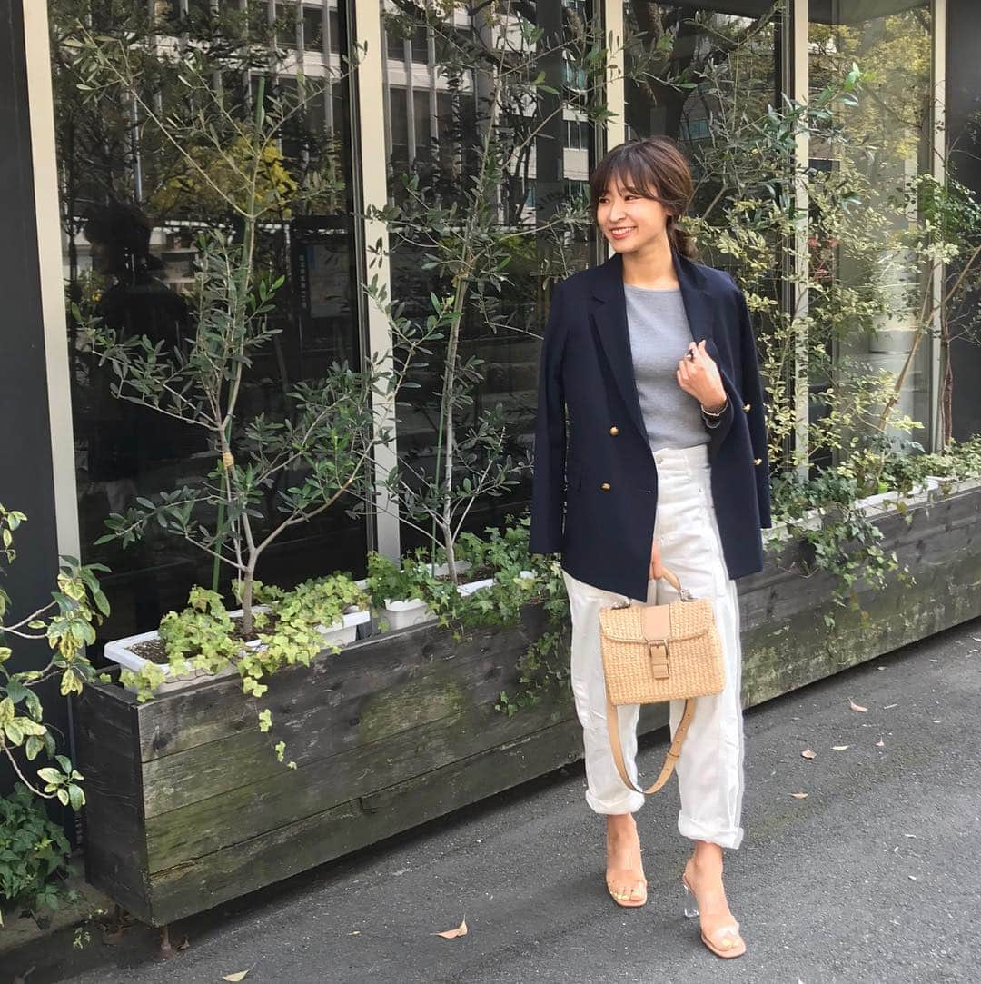 Hiromi Ｍaedaさんのインスタグラム写真 - (Hiromi ＭaedaInstagram)「#outfit ・ 今日も快晴👌💙 ・ お出かけしたかったけど、なんやかんや用事に追われて終了😂 あっという間に春も終わりそう🙌🌸🌸 ・ ・ ・ outer #ellejapan tops #normbyhiron pants,shoes #zara bag #vtthai @vtthaijp クーポンコード“hiron953”で10%offになります♡」4月7日 21時51分 - hiron953