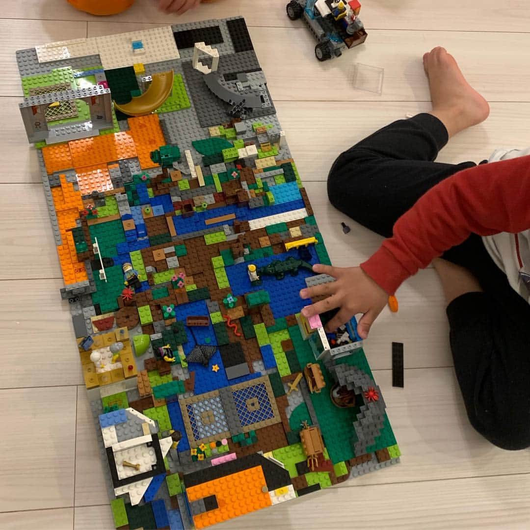 杉浦太陽さんのインスタグラム写真 - (杉浦太陽Instagram)「子どもたちのLEGO力！ 何もないとこから、ここまで！！ #子どもたち #想像力 #LEGO #マイクラやってるから #創作意欲が強い #タイムラプスで撮ればよかった」4月7日 22時02分 - sugiurataiyou_official