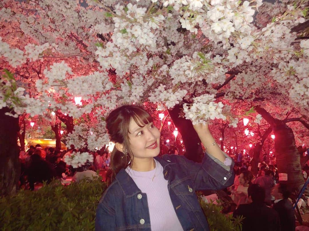 沢井里奈さんのインスタグラム写真 - (沢井里奈Instagram)「♡ . 夜桜とっても綺麗でした🌃🌸✨ 今年も見れてよかったです☺️💓💓 . #sakura #cherryblossom #tsurumapark #rirandture #ootd #coordinate #fashion #instafashion #haiarrange #hairstyle #hair #instagood #instagramjapan #japanesegirl #お花見 #花見 #夜桜 #鶴舞公園 #私服 #ヘアアレンジ #ヘア #ポニーテール」4月7日 21時57分 - sawairina