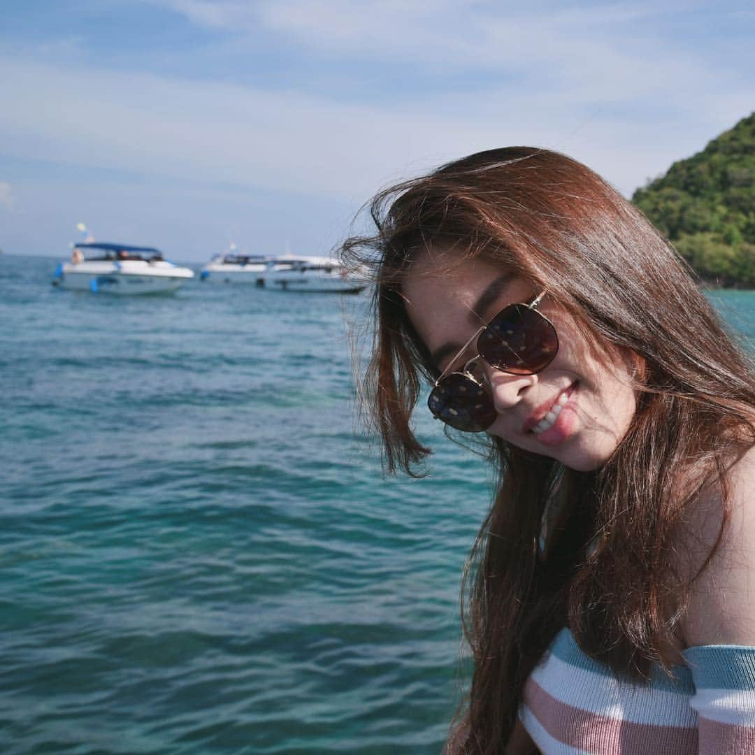ラチャノック・インタノンのインスタグラム：「Never give up on the things that make you smile. 🌝」