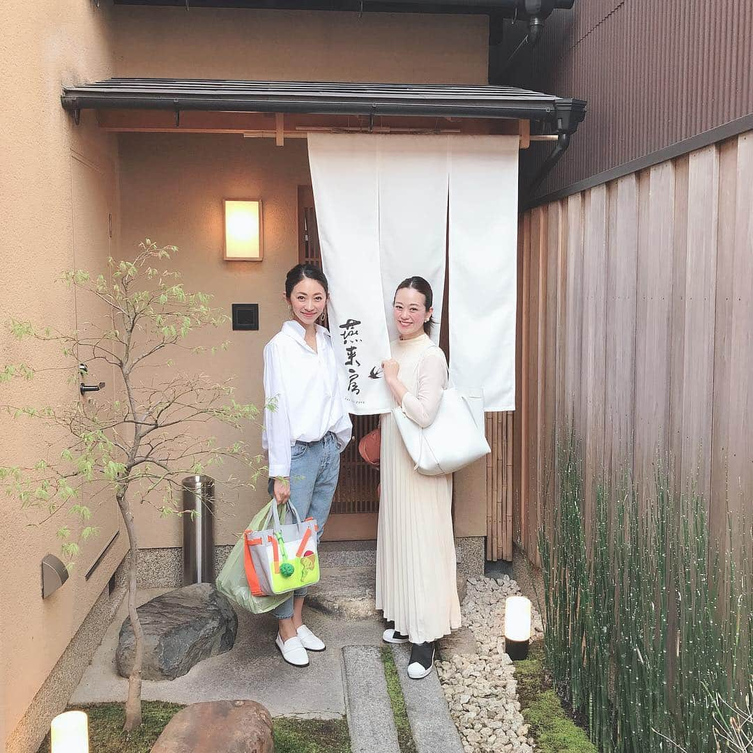 沢瀉美緒さんのインスタグラム写真 - (沢瀉美緒Instagram)「※ Lunch at Kyoto ✨ . ランチは @izumikimoto リクエストの 中華✨ . 京都らしい町家のレストラン。 . 久しぶりの京都でパワーチャージ🔋 . . #燕来房 #京都 #kyoto #ミオログ #祇園 #gion #ヤンライファン #中華 #chinesecuisine」4月7日 22時18分 - mio_omodaka