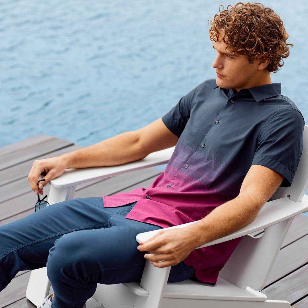 ペリーエリスのインスタグラム：「Spring is here. Take a break with all new arrivals. Link in bio. #LifeReadySince1976」
