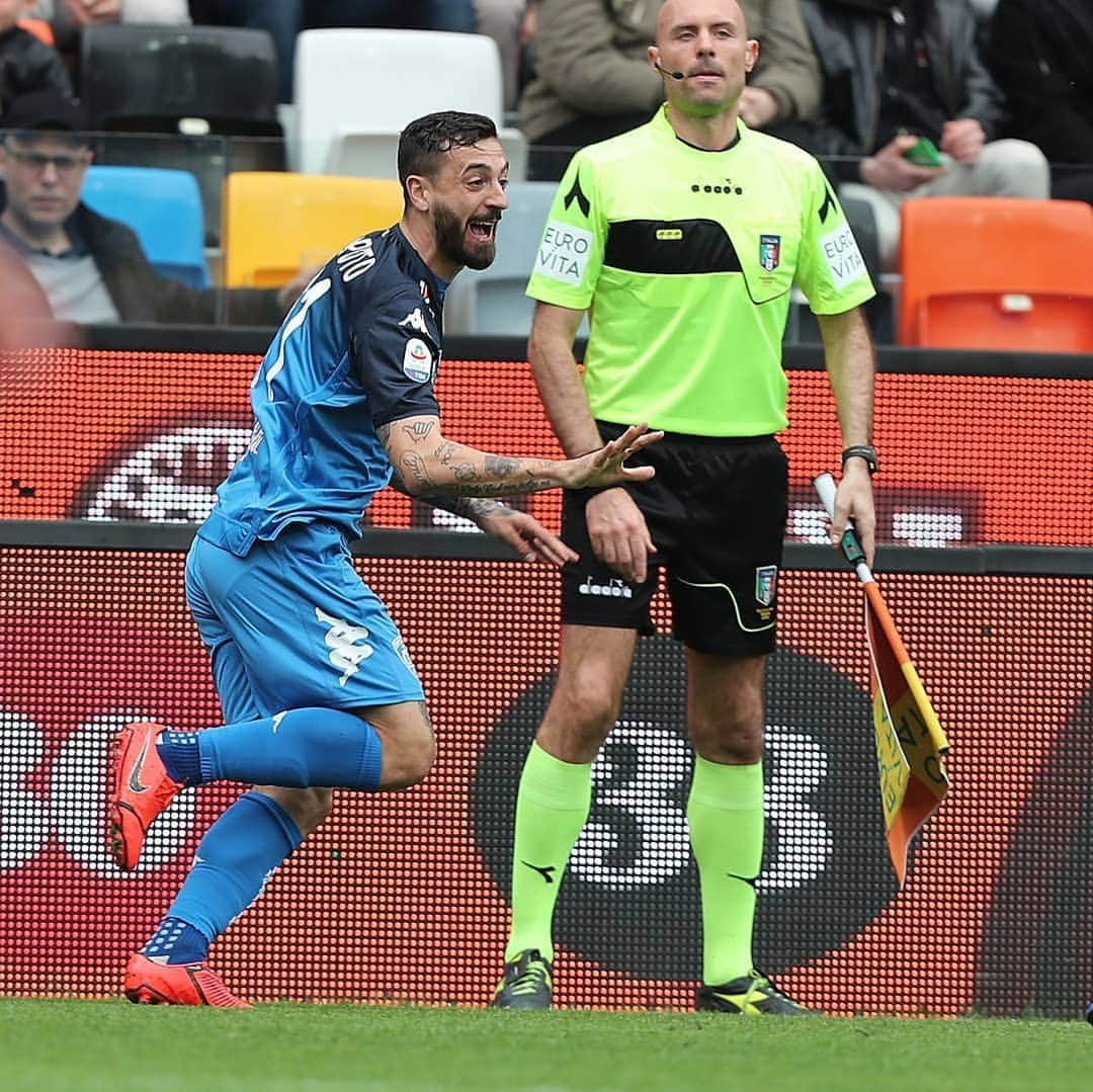 エンポリFCさんのインスタグラム写真 - (エンポリFCInstagram)「L'esultanza di @cicciocaputo11 dopo il gol del vantaggio azzurro」4月7日 22時33分 - empoli_fc_official