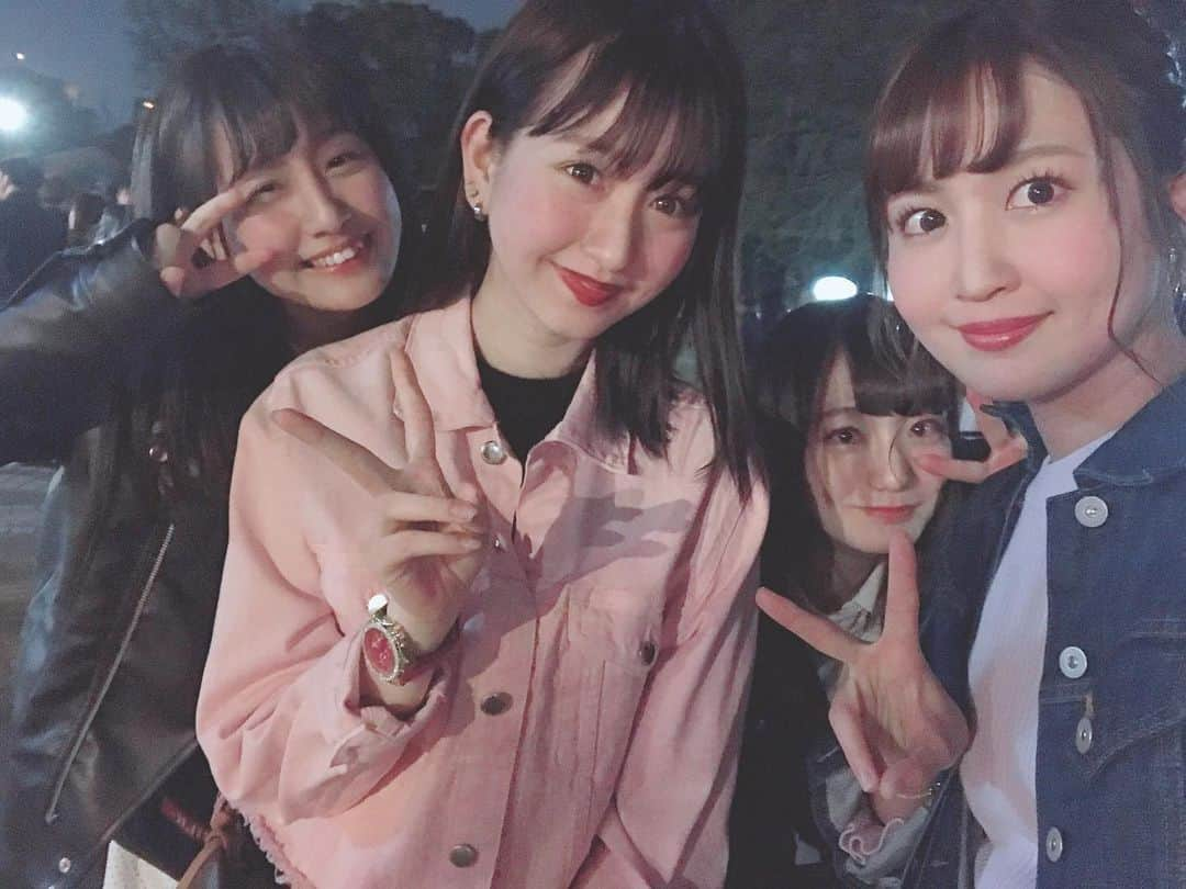 沢井里奈さんのインスタグラム写真 - (沢井里奈Instagram)「♡ . あやね🧡さら💚まこと💚 二期生ちゃんたちと味仙食べて🍜 夜桜見に行って来ました🌃🌸 . 皆相変わらずの元気さだし、 たくさん笑わせてもらいました🌷✨ この3人の仲の良さが好きです！！ 見ててほっこり☺️💓💓 とっても楽しい時間でした🌟 . 3人ともありがとう👒🌼💕💕 皆大きくなったな〜🥺💭笑 . #sakura #cherryblossom #tsurumapark #rirandture #ootd #coordinate #fashion #instafashion #haiarrange #hairstyle #hair #instagood #instagramjapan #japanesegirl #お花見 #花見 #夜桜 #鶴舞公園 #味仙 #台湾ラーメン #私服 #ヘアアレンジ #ヘア #ポニーテール」4月7日 22時33分 - sawairina