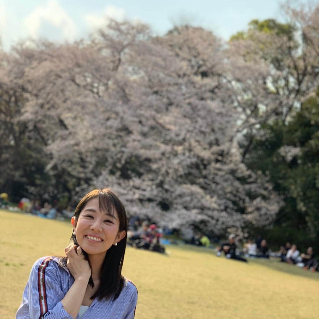 笠松はるさんのインスタグラム写真 - (笠松はるInstagram)「お稽古の日々の合間に🌸 ・ 舞台のお稽古ってこの時期になるとやはり色々大変になってきます。課題との闘いですね。 ・ あーここに 犬がいればなぁ🐕 犬を触りたい。 犬を。 ・ #2019春🌸」4月7日 22時43分 - haru_kasamatsu