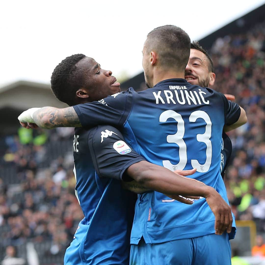 エンポリFCさんのインスタグラム写真 - (エンポリFCInstagram)「All'intervallo Udinese in vantaggio 3-2: Empoli avanti con Caputo, poi il gol di de Paul, azzurri di nuovo in vantaggio con Krunic, poi le reti di De Paul e Mandragora #UdineseEmpoli」4月7日 22時50分 - empoli_fc_official