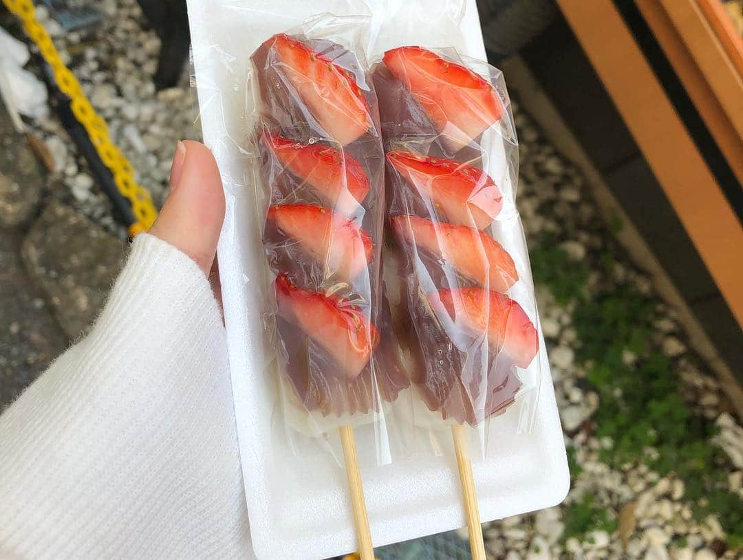 嶋村瞳さんのインスタグラム写真 - (嶋村瞳Instagram)「鎌倉ｵﾀﾞﾝｺﾞｩ(｢🍡･ω･)｢🍡 #鎌倉 #お団子 #いちご #嶋村瞳 #洋服 #ファッション #財布 #オシャレ #ミス東スポ #タレント #モデル #リポーター #model #sexy #love #smile #picoftheday #make #fashion #instagood #beautiful #코디 #음악 #화장 #followme #follow #팔로우 #셀스타그램 #데일리록 #메이크업」4月7日 22時51分 - hitomi_shimamura_official