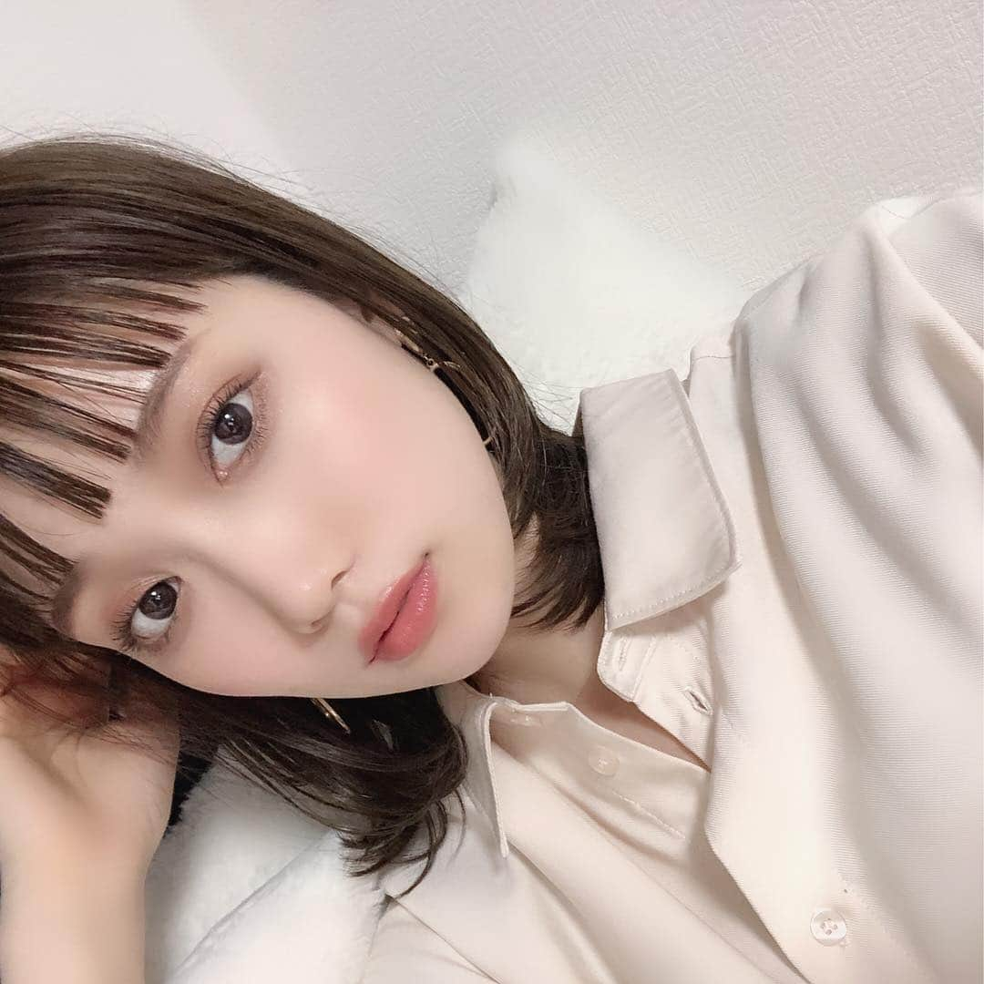 金澤楓さんのインスタグラム写真 - (金澤楓Instagram)「前髪切りました❤︎❤︎❤︎ 2年ぶりにオン眉復活です🙈 . どうかな…🥺？ . @yoshikatsu617 さんどーもです☺︎ . #かえでヘア#オン眉」4月7日 22時54分 - kae_o51o