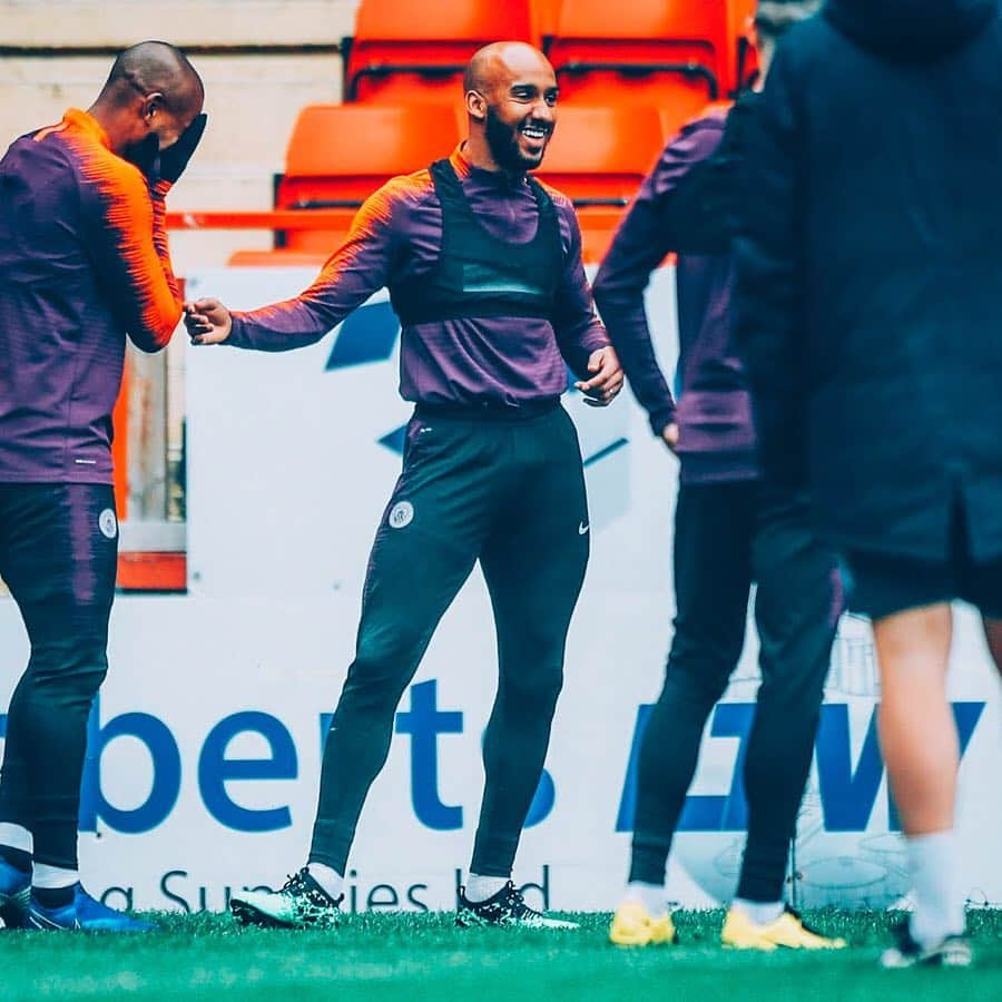 マンチェスター・シティFCさんのインスタグラム写真 - (マンチェスター・シティFCInstagram)「A lovely day at The Valley 😍 #mancity」4月7日 23時03分 - mancity