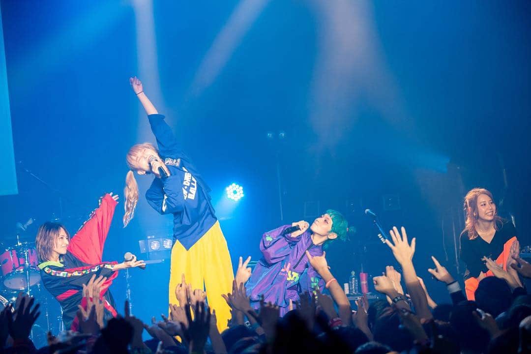 SCANDALさんのインスタグラム写真 - (SCANDALInstagram)「2019.03.30/March 30, 2019 "SCANDAL MANIA TOUR 2019" at 愛知・名古屋DIAMOND HALL/NAGOYA DIAMOND HALL, AICHI - 1.HARUKAZE 2.Rainy 3.STANDARD 4.Ring! Ring! Ring! 5.放課後1H/Hōkago 1hour 6.おやすみ/Oyasumi 7.MONSTER DANCE(Cover:KEY TALK) 8.マスターピース(Masterpiece) 9.Flashback No.5 10.恋するユニバース(Koisuru Universe) 11.テイクミーアウト(Take Me Out) 12.プラットホームシンドローム(Platform  Syndrome) - EN1.Stamp! EN2.SCANDAL BABY EN3.SCANDAL IN THE HOUSE - 2019.03.31/March 31, 2019 "SCANDAL MANIA TOUR 2019"  at 大阪・なんばHatch/Namba Hatch, OSAKA - 1.HARUKAZE 2.Rainy 3.STANDARD 4.Ring! Ring! Ring! 5.放課後1H/Hōkago 1hour 6.おやすみ/Oyasumi 7.ファントムバイブレーション(Cover:キュウソネコカミ)/Phantom Vibration(Cover:KYUSONEKOKAMI) 8.マスターピース/Masterpiece 9.エレクトリックガール/Electric girl 10.Flashback No.5 11.テイクミーアウト/Take Me Out 12.LOVE SURVIVE - EN1.Stamp! EN2.SCANDAL BABY EN3.SCANDAL IN THE HOUSE - 2019.04.07/April 07, 2019 "SCANDAL MANIA TOUR 2019"  at 東京・新木場STUDIO COAST/SHINKIBA STUDIO COAST, TOKYO - 1.HARUKAZE 2.Rainy 3.STANDARD 4.Ring! Ring! Ring! 5.放課後1H/Hōkago 1hour 6.おやすみ/Oyasumi 7.もっと光を(Cover:BLUE ENCOUNT)/Motto Hikariwo(Cover:BLUE ENCOUNT) 8.マスターピース/Masterpiece 9.Flashback No.5 10.LOVE SURVIVE 11.テイクミーアウト/Take Me Out 12.瞬間センチメンタル/Shunkan Sentimental - EN1.Image EN2.SCANDAL BABY EN3.SCANDAL IN THE HOUSE #scandal #scandalmania」4月7日 23時04分 - scandal_band_official