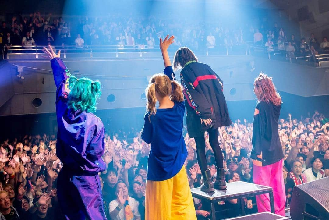 SCANDALさんのインスタグラム写真 - (SCANDALInstagram)「2019.03.30/March 30, 2019 "SCANDAL MANIA TOUR 2019" at 愛知・名古屋DIAMOND HALL/NAGOYA DIAMOND HALL, AICHI - 1.HARUKAZE 2.Rainy 3.STANDARD 4.Ring! Ring! Ring! 5.放課後1H/Hōkago 1hour 6.おやすみ/Oyasumi 7.MONSTER DANCE(Cover:KEY TALK) 8.マスターピース(Masterpiece) 9.Flashback No.5 10.恋するユニバース(Koisuru Universe) 11.テイクミーアウト(Take Me Out) 12.プラットホームシンドローム(Platform  Syndrome) - EN1.Stamp! EN2.SCANDAL BABY EN3.SCANDAL IN THE HOUSE - 2019.03.31/March 31, 2019 "SCANDAL MANIA TOUR 2019"  at 大阪・なんばHatch/Namba Hatch, OSAKA - 1.HARUKAZE 2.Rainy 3.STANDARD 4.Ring! Ring! Ring! 5.放課後1H/Hōkago 1hour 6.おやすみ/Oyasumi 7.ファントムバイブレーション(Cover:キュウソネコカミ)/Phantom Vibration(Cover:KYUSONEKOKAMI) 8.マスターピース/Masterpiece 9.エレクトリックガール/Electric girl 10.Flashback No.5 11.テイクミーアウト/Take Me Out 12.LOVE SURVIVE - EN1.Stamp! EN2.SCANDAL BABY EN3.SCANDAL IN THE HOUSE - 2019.04.07/April 07, 2019 "SCANDAL MANIA TOUR 2019"  at 東京・新木場STUDIO COAST/SHINKIBA STUDIO COAST, TOKYO - 1.HARUKAZE 2.Rainy 3.STANDARD 4.Ring! Ring! Ring! 5.放課後1H/Hōkago 1hour 6.おやすみ/Oyasumi 7.もっと光を(Cover:BLUE ENCOUNT)/Motto Hikariwo(Cover:BLUE ENCOUNT) 8.マスターピース/Masterpiece 9.Flashback No.5 10.LOVE SURVIVE 11.テイクミーアウト/Take Me Out 12.瞬間センチメンタル/Shunkan Sentimental - EN1.Image EN2.SCANDAL BABY EN3.SCANDAL IN THE HOUSE #scandal #scandalmania」4月7日 23時04分 - scandal_band_official