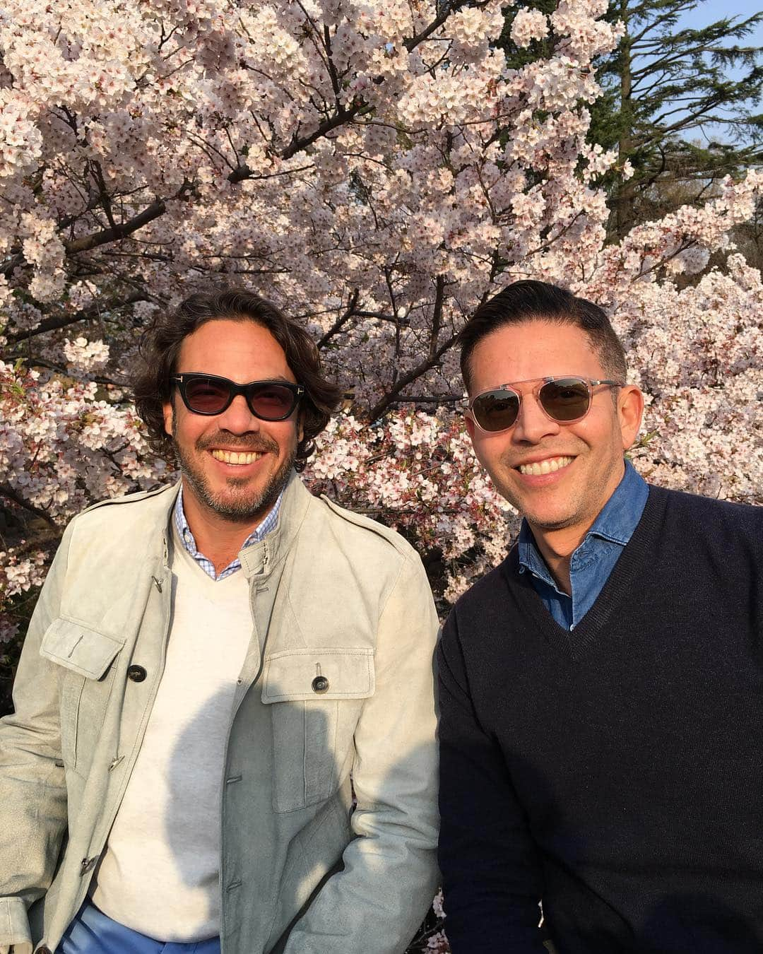 Rodner Figueroaさんのインスタグラム写真 - (Rodner FigueroaInstagram)「🌸🌸🌸 @ernestomathies 🌸🌸🌸 #shinjukugyoen #tokyo #japan #cherryblossom #rodnerfigueroa」4月7日 22時58分 - rodnerfigueroa