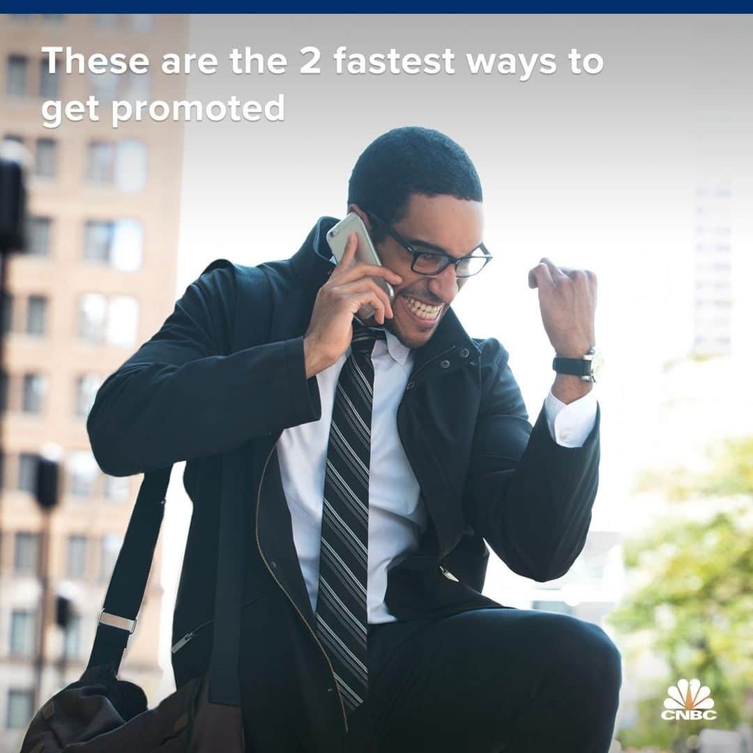 のインスタグラム：「Getting a promotion takes time, but there are 2 things you can do to fast-track your climb to the top.⁣ ⁣ Neither one is easy. But they work, says bestselling management author and @CNBCMakeIt contributor Suzy Welch.⁣ ⁣ No. 1: Always over-deliver. It’s not enough to do what’s asked of you. Look at every assignment as a chance to expand your team’s impact or your understanding of things.⁣ ⁣ For Suzy Welch’s other promotion tip, click the link in bio.⁣ *⁣ *⁣ *⁣ *⁣ *⁣ *⁣ *⁣ *⁣ #job #jobs #career #recruiting #careers #work #hr #jobpromotion #raise #business #businessnews #cnbc⁣ ⁣」