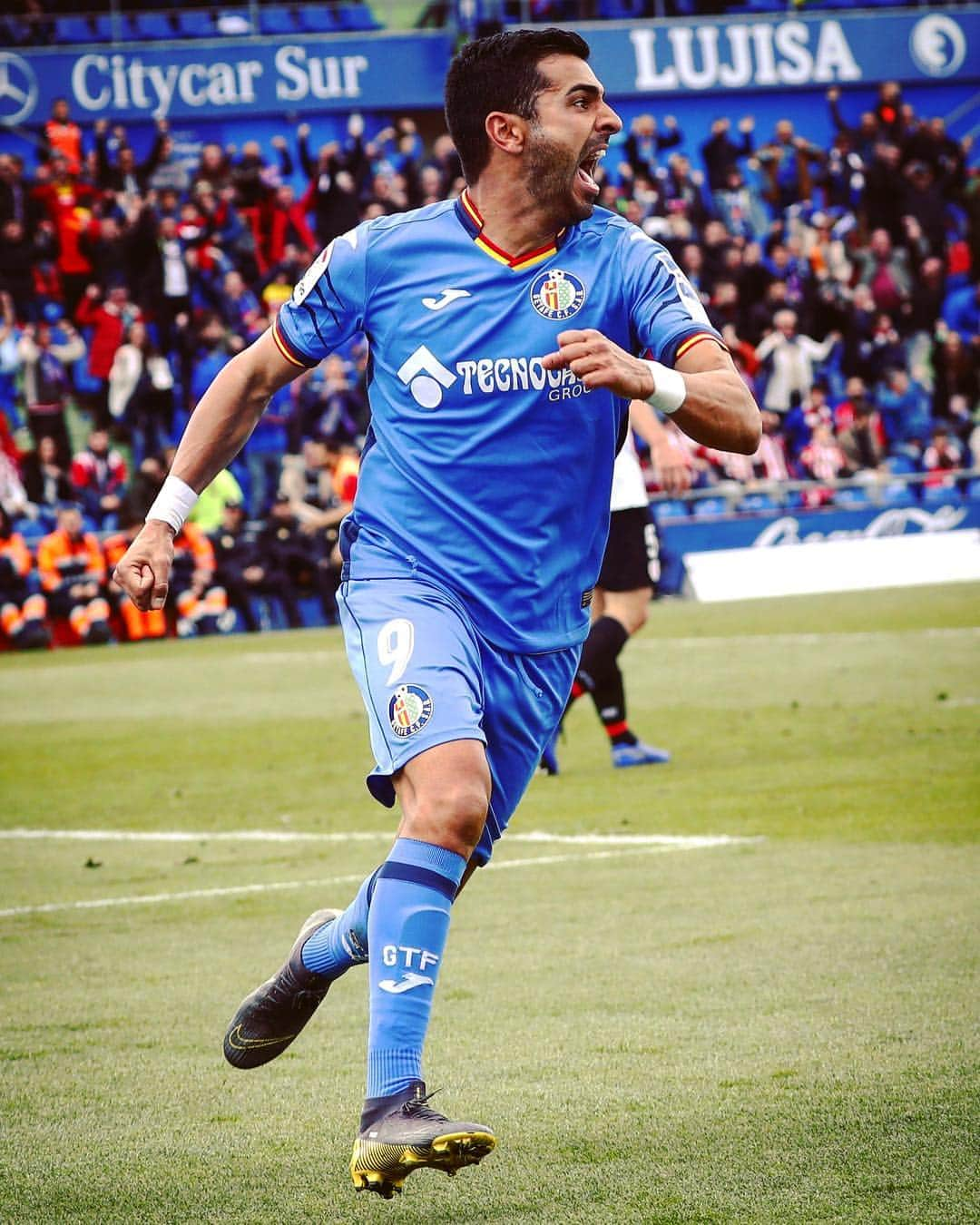 LFPさんのインスタグラム写真 - (LFPInstagram)「HE is the @getafecf’s guardian ANGEL! 👼🏻 • #Angel #Getafe #LaLiga #LaLigaSantander」4月7日 23時08分 - laliga