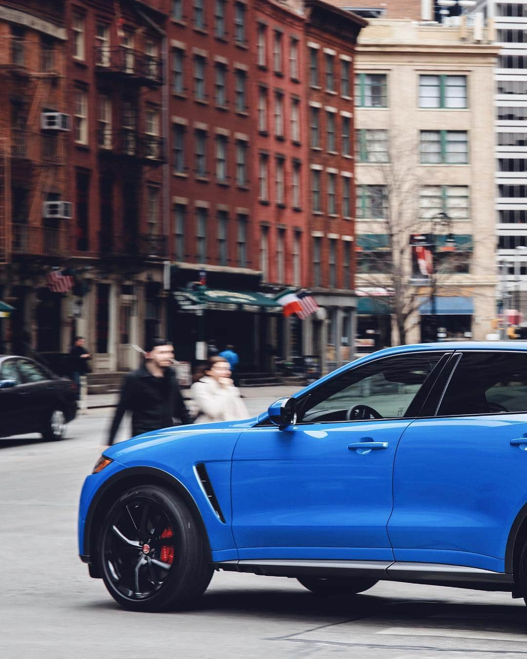 Jaguarさんのインスタグラム写真 - (JaguarInstagram)「Drive like everyone's watching.  #Jaguar #FPACE #SVR #V8 #SV #Luxury #Performance #SUV #AWD #NewYork #NYC #CarsofInstagram #AmazingCars247 #SpecialVehicleOperations」4月7日 23時14分 - jaguar