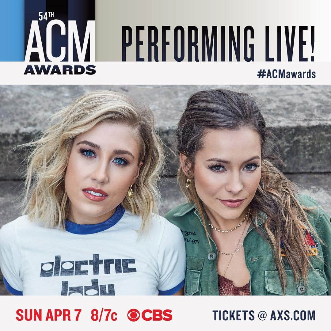 Maddie & Taeさんのインスタグラム写真 - (Maddie & TaeInstagram)「Tonight is the night! Can’t wait to sing with some of our favorite ladies. 💙 Who is tuning in to the #ACMawards? 8/7c on @cbstv.」4月7日 23時16分 - maddieandtae