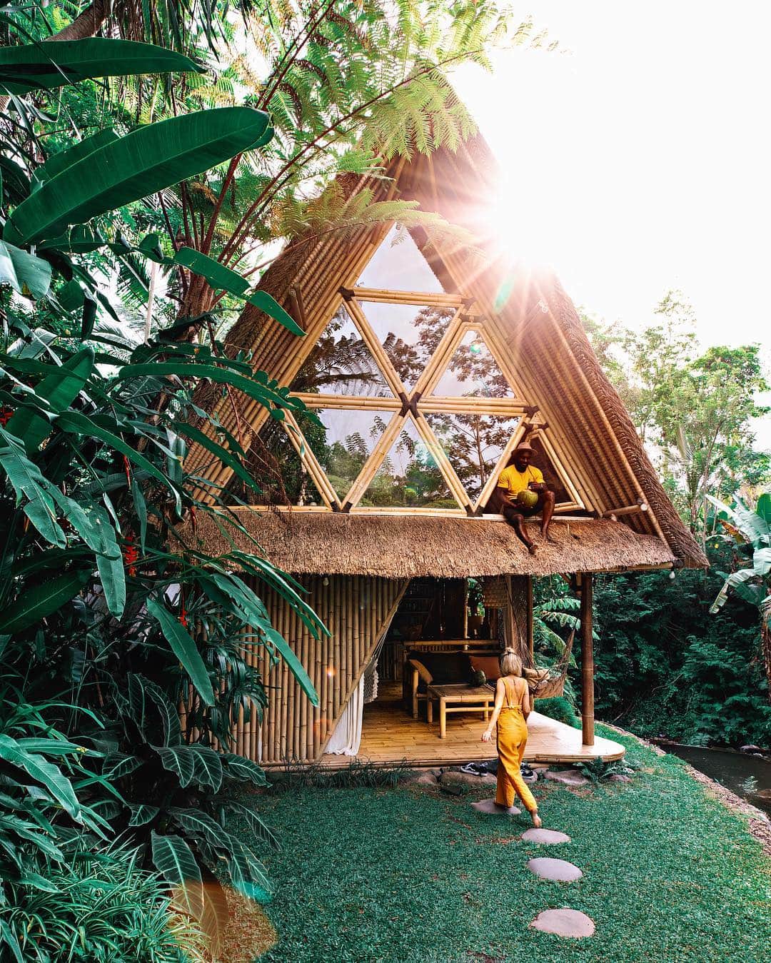 のインスタグラム：「Before leaving for Europe this winter we finally got to experience this incredible jungle getaway 😍🌴 Staying in this bamboo house has been on my list for ages and from the incredible location to the great food, everything was beyond perfect ✨ A huge thanx to the amazing @hideoutbali team for such a memorable stay.  On another note, I don’t know if you saw it on my stories but I’m hosting a photography workshop in Bali and Flores ( can’t wait to finally see the famous pink beach! ) in October! So if you want to join me for an exciting Islands adventure, learn about photography and shoot in some amazing places ( including bamboo houses 😋🎋) make sure to check the link in my profile! #lilyinbali」