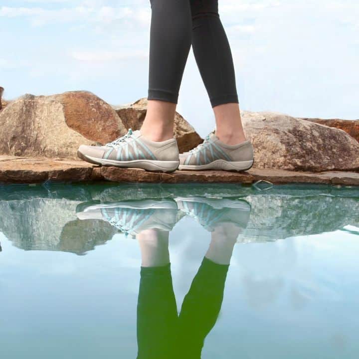 ダンスコのインスタグラム：「Double the comfort. Shop Honor now at the link in the bio. . . . #dansko #danskos #shoes #sneakers #instagood #instashoes #danskostyle #justyourfavorites」