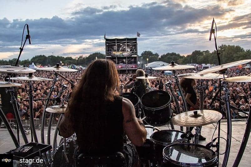 DragonForceさんのインスタグラム写真 - (DragonForceInstagram)「How about some future livestreams from this angle? What would you like to see? 🤔  Reposted from @stagr.de -  @dragonforcehq live at @reloadfestivalofficial 2018🤘🏻- festival & concert infos on www.stagr.de •••••••••••••••••••••••••••• #festival #festivals #rockfestival #metalfestival #metalfest #reloadfestival #reload #reload2019 #reload2018 #reloadfestival2018 #reloadfestival2019 #dragonforce #hermanli #metal #metalhead #metalheads #metalband #metalfan #powermetal #dragonforcehq #dragonforceband #dragonforcefans #dragonforceontour #dragonforcelive #dragonforcetour #marchudson #extremepowermetal #geeanzalone #drummer #britishband #powermetal —— Werbung (unbezahlt)」4月7日 23時35分 - dragonforcehq