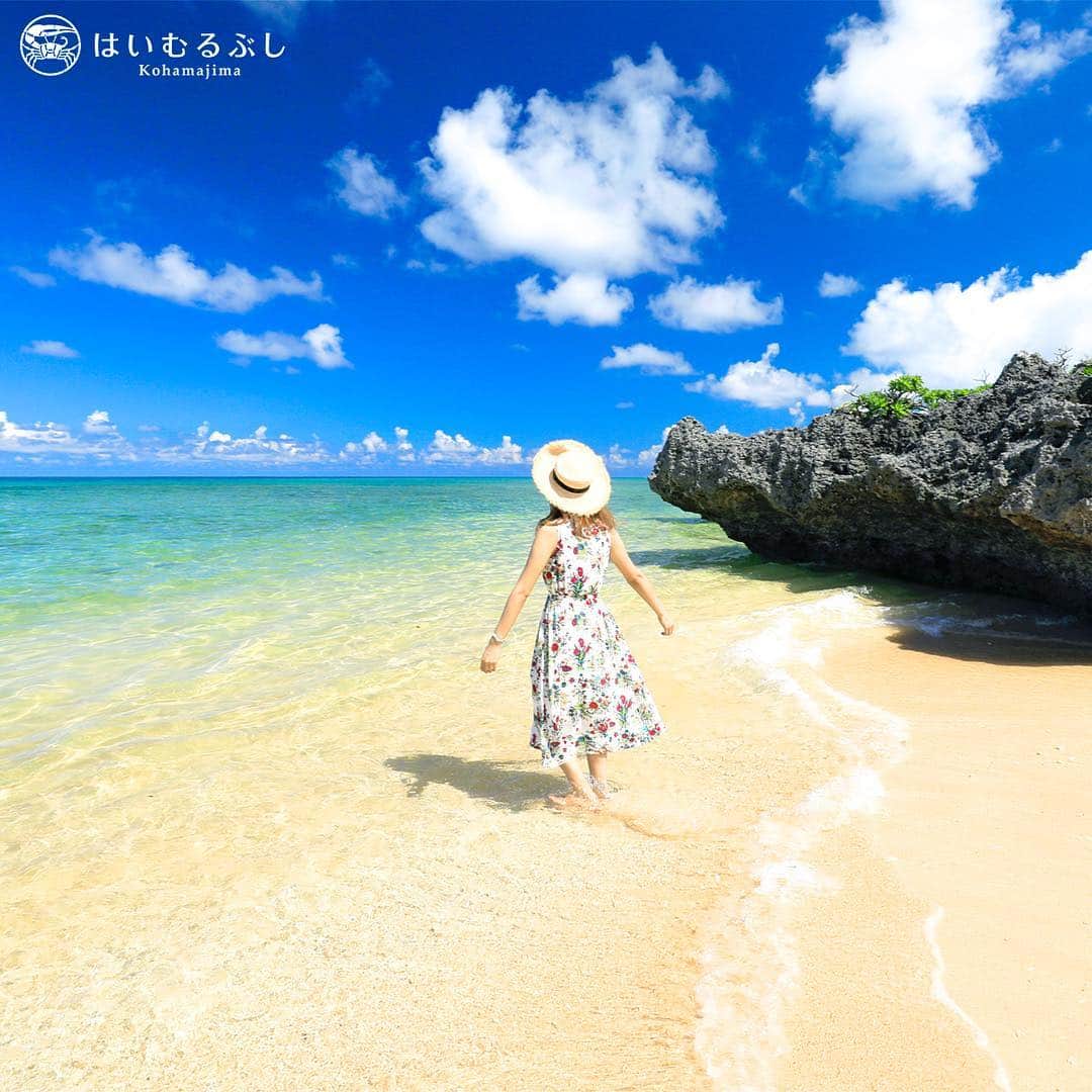 のインスタグラム：「初夏の海岸を素足で歩き、海の心地良さを満喫…  パスポートのいらない南海の楽園にお越しください。#沖縄 #八重山諸島 #石垣島 #小浜島 #海岸 #砂浜 #リゾート #ホテル #はいむるぶし #japan #yaeyamaislands #ishigakiisland #kohamaisland #beach #resort #hotel #haimurubushi @minefuyu_yamashita」