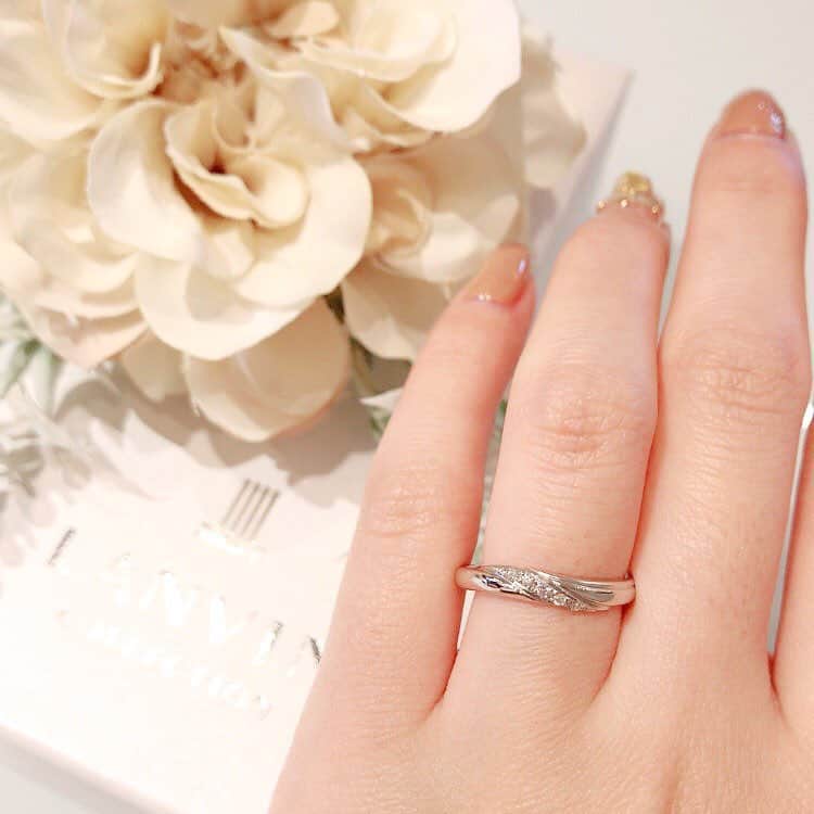JKプラネット銀座.表参道.福岡|結婚指輪セレクトショップさんのインスタグラム写真 - (JKプラネット銀座.表参道.福岡|結婚指輪セレクトショップInstagram)「💍 @jkplanet.jewelry 【LANVIN ランバン】 1889年、フランス パリのフォーブル・サントノーレに誕生した「メゾン・ランバン」のマリッジリングコレクション。 大人の女性を魅了する、パリのモード薫る気品と上質感のあるブライダルリングです。 . 全リングにはLANVINのブランドカラーと、Something Blueの意味を込めて、ブルーサファイアをセッティングしています。 . @JKPlanet.jewelry  当店は LANVIN ブライダルリング 正規取扱店です。 JKPlanet 銀座本店・表参道店・横浜元町店・福岡天神店・宮崎橘通り店・鹿児島天文館店 . #JKPlanet #JKプラネット #結婚指輪のセレクトショップ #LANVIN #ランバン #ランバン結婚指輪 #結婚指輪 #結婚指輪💍 #結婚指輪探し #結婚指輪選び #指輪探し #マリッジリング #マリッジ #リング  #プレ花嫁 #ブライダルリング #ブライダルジュエリー #日本中のプレ花嫁さんと繋がりたい #全国のプレ花嫁さんと繋がりたい #ジュエリー #東京花嫁 #福岡花嫁 #鹿児島花嫁 #プロポーズ #結婚對戒 #結婚戒指 #weddingring」4月7日 23時53分 - jkplanet.jewelry
