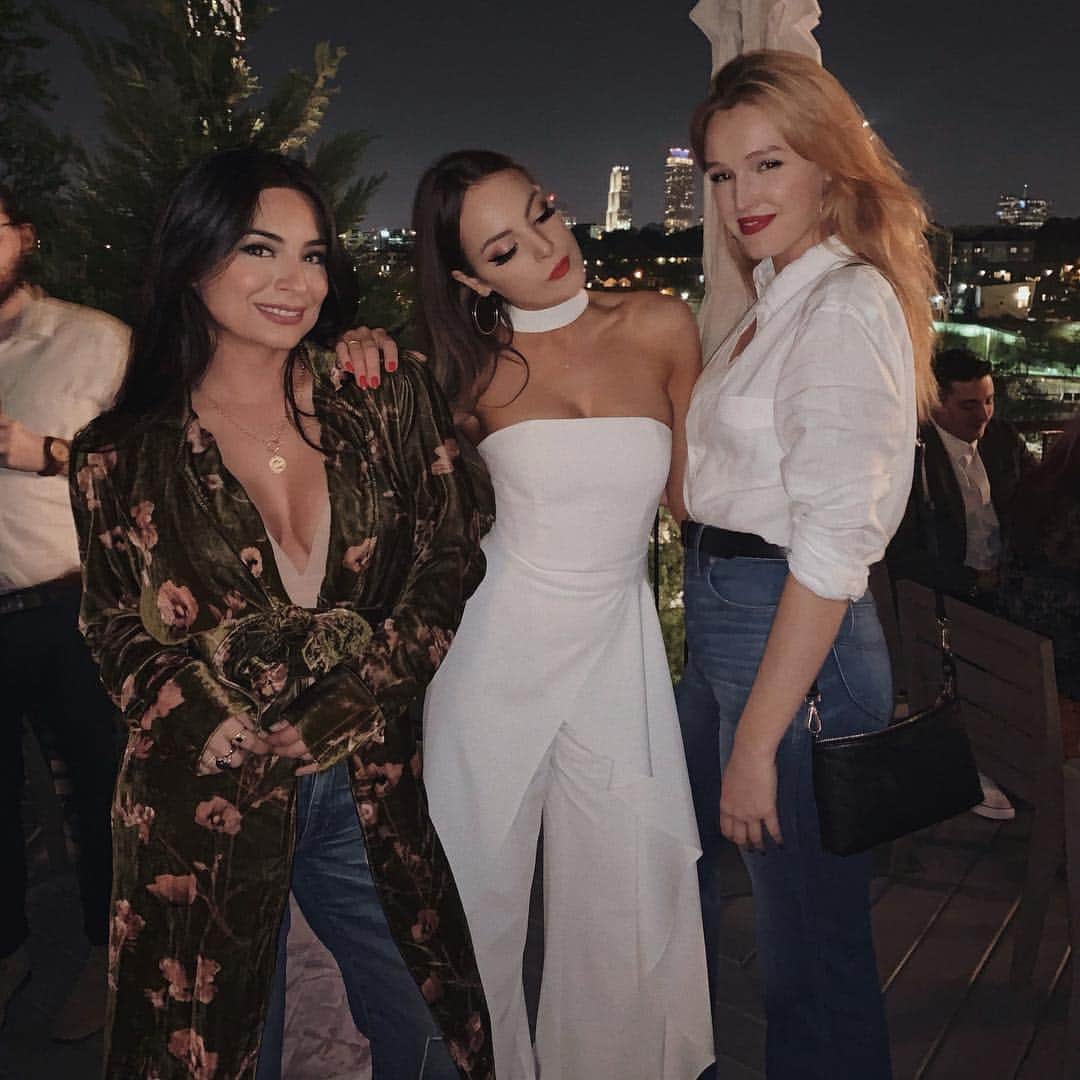 Ana Brenda Contrerasのインスタグラム：「Dynasty Fam 🥂 ✨」