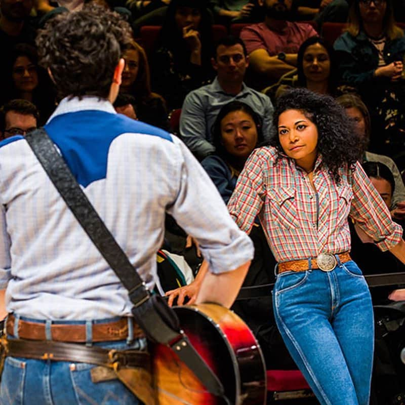 ジェシー・タイラー・ファーガソンさんのインスタグラム写真 - (ジェシー・タイラー・ファーガソンInstagram)「Happy Opening to the cast, crew and creatives of @oklahomabway. Together you are creating art like none I have ever seen before. Theater at its best: challenging, thought provoking, revelatory & damn entertaining. Here’s to a long run!👏🏻👏🏻 👏🏻」4月8日 0時05分 - jessetyler