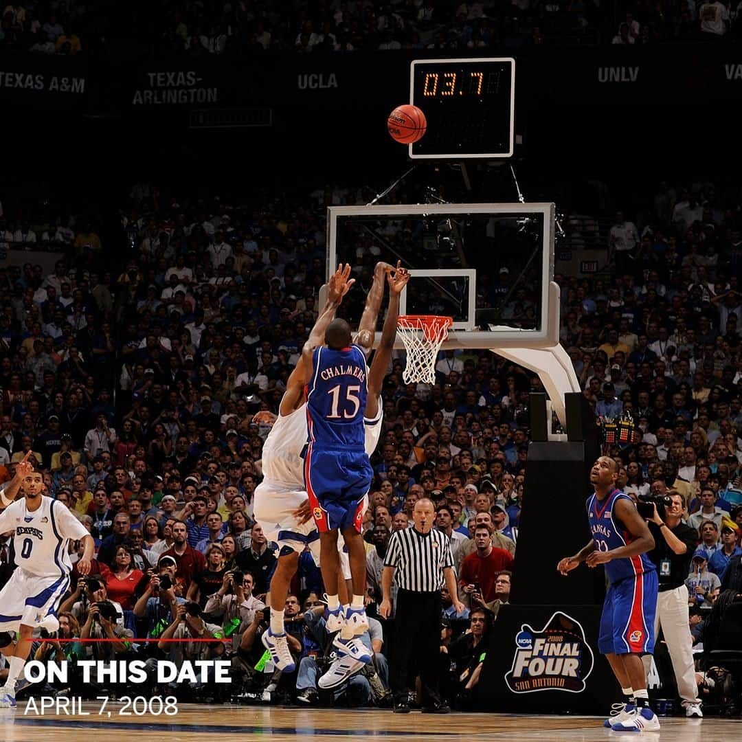 espnさんのインスタグラム写真 - (espnInstagram)「On This Date: In 2008, Mario Chalmers hit a clutch 3-pointer to force OT in Kansas' national championship win over Memphis' Derrick Rose and coach John Calipari.」4月8日 0時00分 - espn