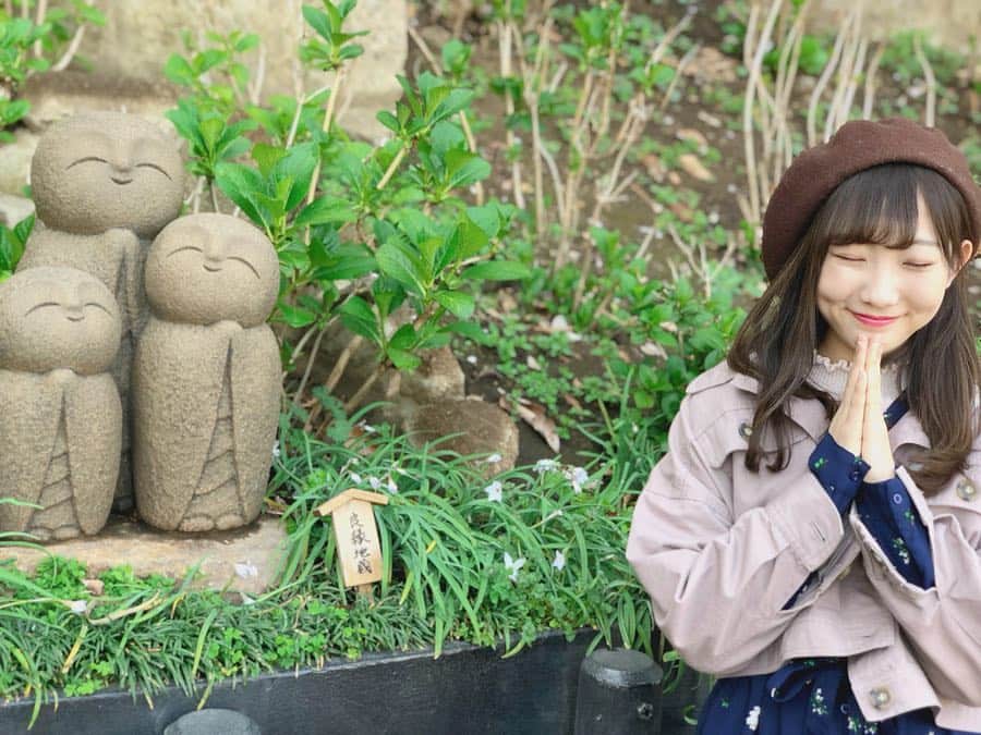 夏川愛実のインスタグラム：「ㅤㅤㅤㅤㅤㅤㅤㅤㅤㅤㅤㅤㅤ ㅤㅤㅤㅤㅤㅤㅤㅤㅤㅤㅤㅤㅤ  4体目…（´-`）.｡oO ㅤㅤㅤㅤㅤㅤㅤㅤㅤㅤㅤ #鎌倉#鎌倉女子旅#江ノ電#江ノ島#長谷寺 #良縁地蔵#和み地蔵#江ノ電旅 ㅤㅤㅤㅤㅤㅤㅤㅤㅤㅤㅤ ㅤㅤㅤㅤㅤㅤㅤㅤㅤㅤㅤ」