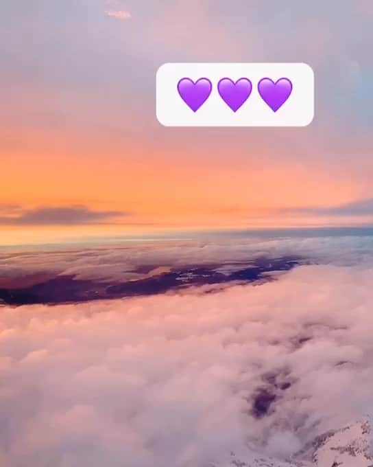 美岐のインスタグラム：「✈️💜😘」