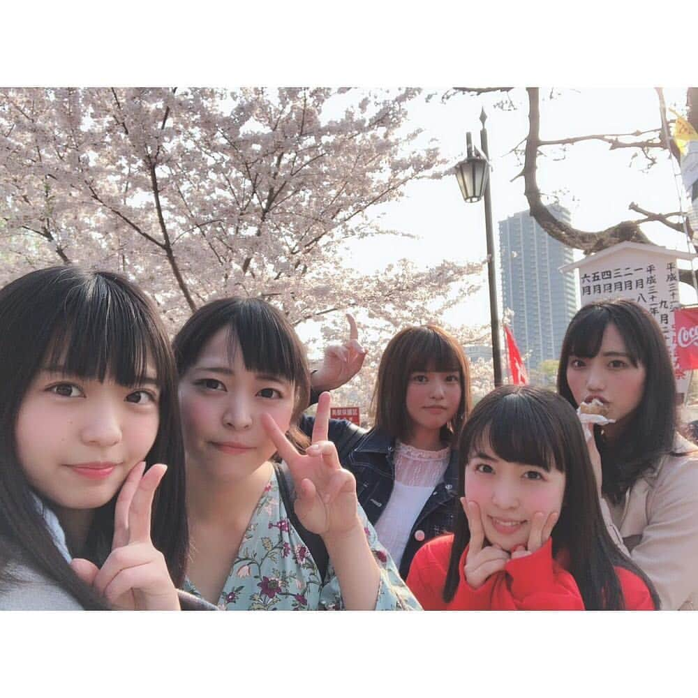 朝倉ゆりさんのインスタグラム写真 - (朝倉ゆりInstagram)「#上野恩賜公園 でお花見したよん🌸 花より団子だなぁ！笑 いや、でも桜綺麗すぎた〜(*´꒳`*) #桜 #お花見 #上野 #cherryblossom #cherryblossoms #japan_focus #japan_vacations #japan_of_insta #japanesegirl」4月8日 0時11分 - eb_loverinko