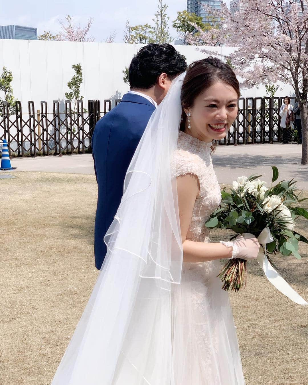 野崎玲欧奈さんのインスタグラム写真 - (野崎玲欧奈Instagram)「ＷＥＤＤＩＮＧ . 今日は結婚式でした💍 . 大好きなひとたちに囲まれて 本当に本当に感謝しかない一日でした . ありがとうございます❤️ . 今夜はいい夢がみれそうです🌙 . . #結婚式 #wedding #thankyou #ありがとう #詳細はまた今度 #reona_wedding」4月8日 0時31分 - reonanozaki