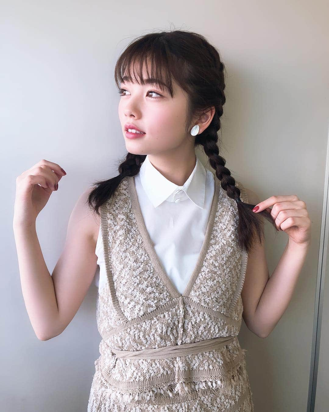 小芝風花さんのインスタグラム写真 - (小芝風花Instagram)「お知らせです📢 本日、4月8日（月） テレビ東京 18:55〜20:54 「世界！ニッポン行きたい人応援団」 に出演させて頂きます😊 そして、 TBS 22:00〜23:07 「1番だけが知っている」に出演させて頂きます😊 ぜひぜひ見てください(｡・・｡) #世界ニッポン行きたい人応援団  #1番だけが知っている」4月8日 0時28分 - fuka_koshiba_official