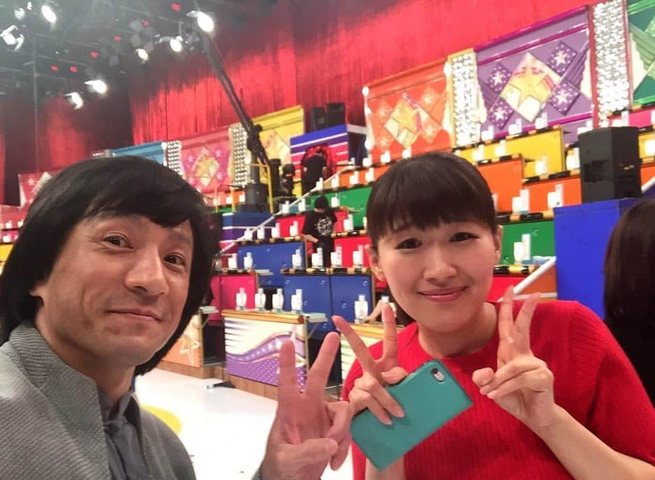 沙羅さんのインスタグラム写真 - (沙羅Instagram)「#オールスター感謝祭﻿ #赤坂5丁目ミニマラソン﻿ #オールスター後夜祭﻿ #TBS﻿ #マラソン前の写真に﻿ #ひょっこりホタル﻿ #しんどくてくじけそうだった3周目に﻿ #両脇から追い上げて﻿ #並んで一緒に走ってくれた﻿ #ロッチ中岡 さん扮する柴田理恵さん と﻿ #トムブラウン布川 さん扮する黒木瞳さん﻿ #嬉しすぎておっぱいバレー💖 でした﻿ #感謝感激雨綾瀬🍀」4月8日 0時30分 - sarapika128