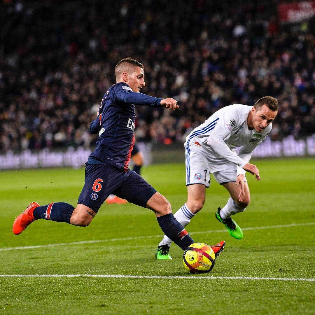 パリ・サンジェルマンFCさんのインスタグラム写真 - (パリ・サンジェルマンFCInstagram)「#ParisSaintGermain 2️⃣ - 2⃣ #Strasbourg ⚽ #Choupo 13' ⚽ #DaCosta 26' ⚽ #Gonçalves 38' ⚽️ #Kehrer 82’ . #PSGRCSA #ParisSaintGermain #PSG #Paris #Football #AllezParis #ICICESTPARIS」4月8日 5時56分 - psg