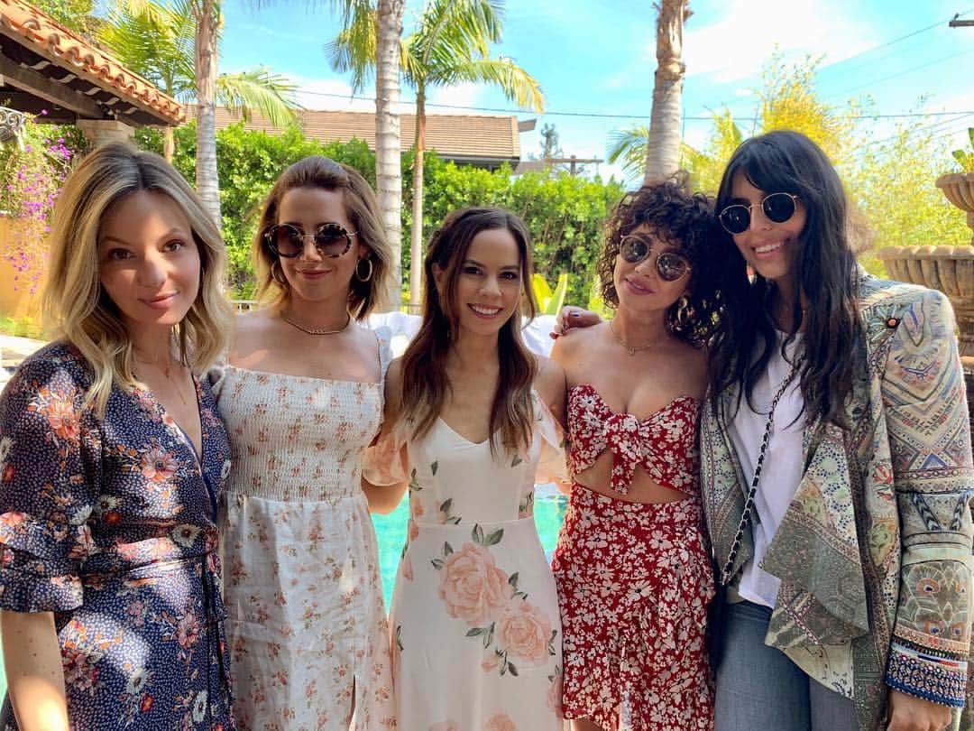 サマンサ・ドロークのインスタグラム：「Showering this bride-to-be @kimhidalgo 💍✨I’m so excited to be a part of your special day!! #weregrowingup #ogs #bridetobe 📸: @benedictwestphotography」